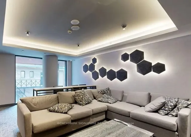 Additional image 33 of 203 College St Unit 2702