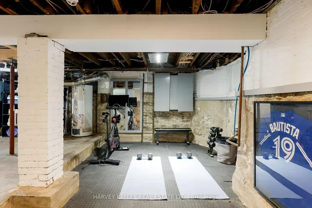 Additional image 24 of 8 Edgewood Cres