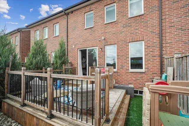 房产图片 41 - 755 Banks Cres