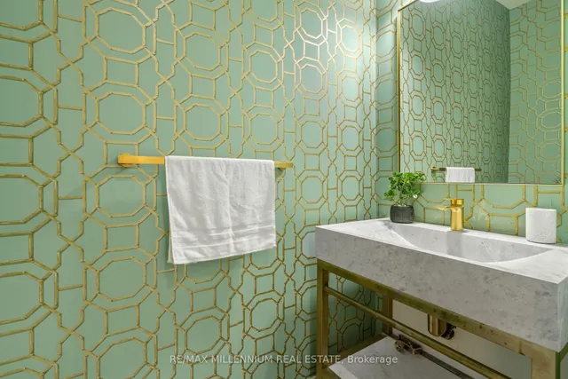 Additional image 18 of 51 Legendary Circ