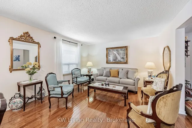 Additional image 3 of 35 Roxanne Cres