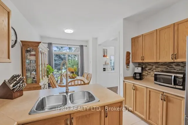 Additional image 18 of 792 Ledbury Cres