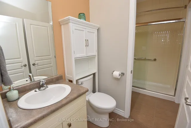 Additional image 27 of 8 Valiant Circ