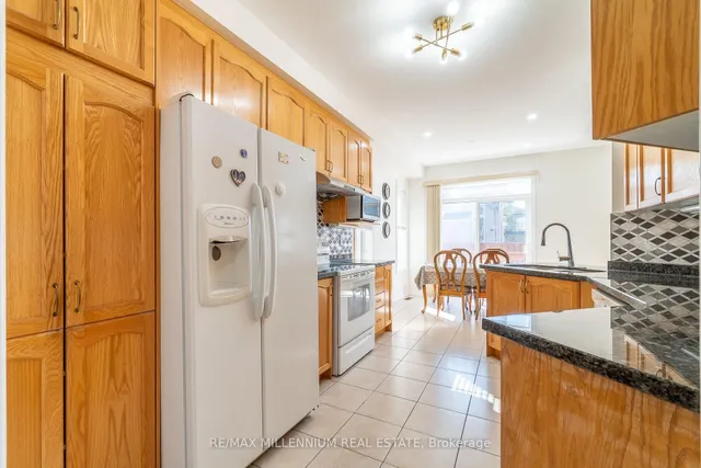 Additional image 12 of 27 Silvershadow Terr