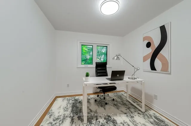 Additional image 25 of 1270 Gainsborough Dr Unit 4