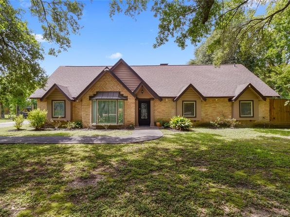 8220 Wateka Cir, Houston, TX 77074