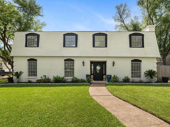 9203 Mauna Loa Ln, Houston, TX 77040