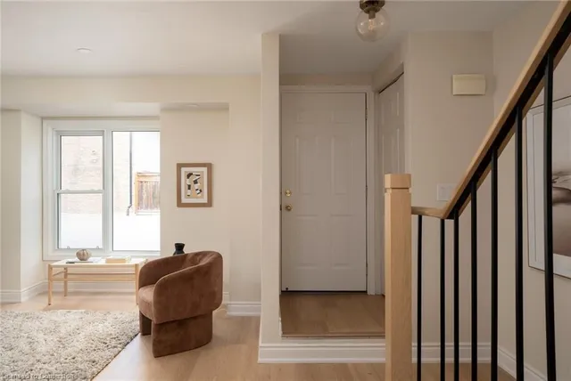 房产图片 5 - 803 Hyde Rd 单元3