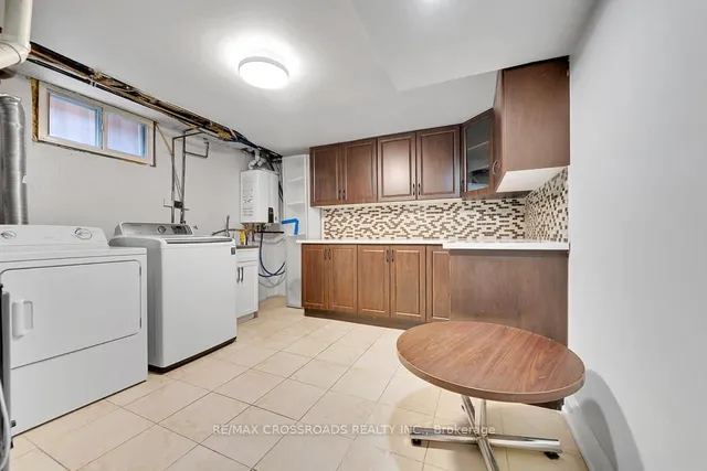 Additional image 37 of 2 Mackinac Cres