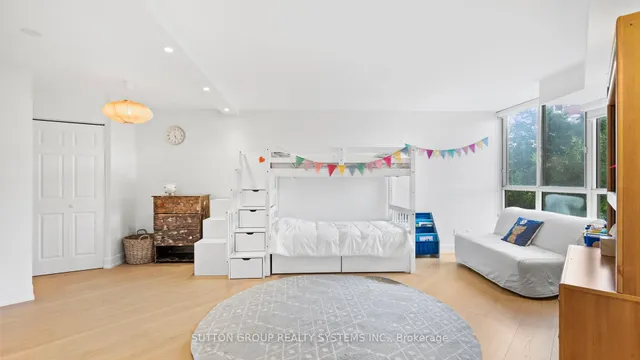 Additional image 18 of 22 Southport St Unit 433