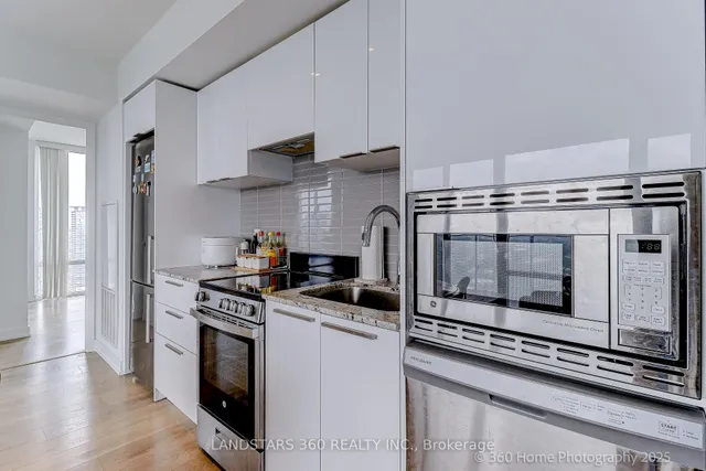Additional image 6 of 501 Yonge St Unit 4202