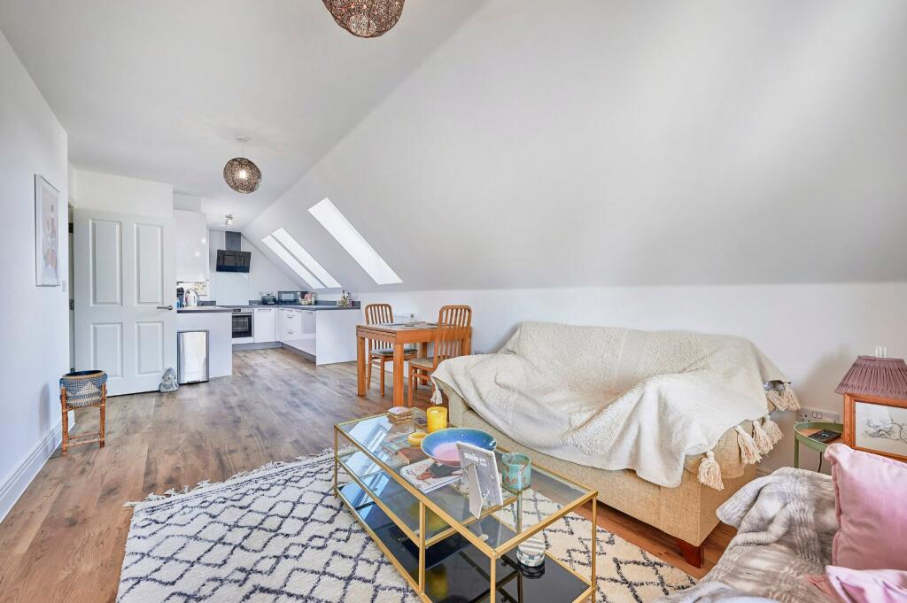 Additional image 4 of Wain Close, St. Albans, Hertfordshire, AL1