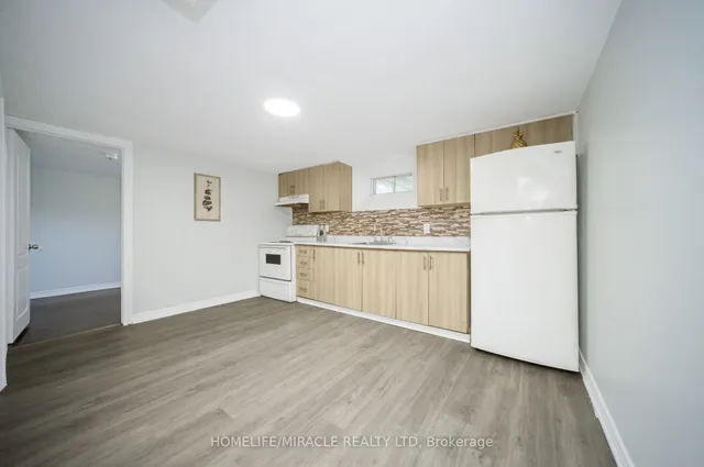 Additional image 37 of 3777 Woodruff Cres