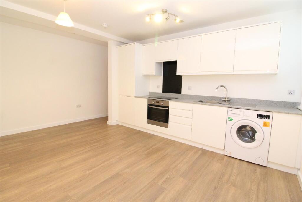 Additional image 3 of Porters Wood, ST ALBANS