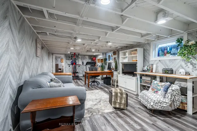 Additional image 17 of 62 Glenview Dr