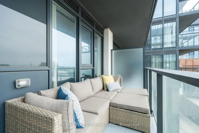 Additional image 18 of 36 Zorra St Unit 305