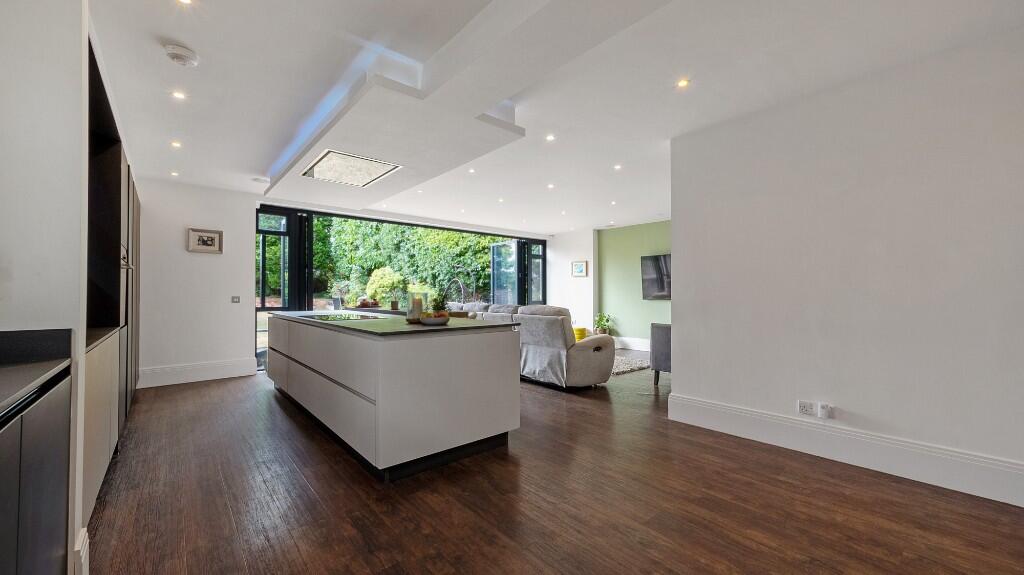 Additional image 4 of Bloomfield Road, Harpenden, Hertfordshire, AL5