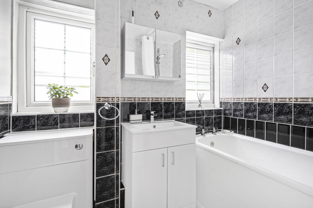 Additional image 8 of Howlands, Welwyn Garden City, Hertfordshire, AL7