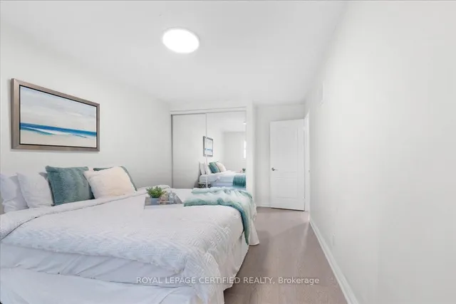 Additional image 20 of 121 Genesee Dr