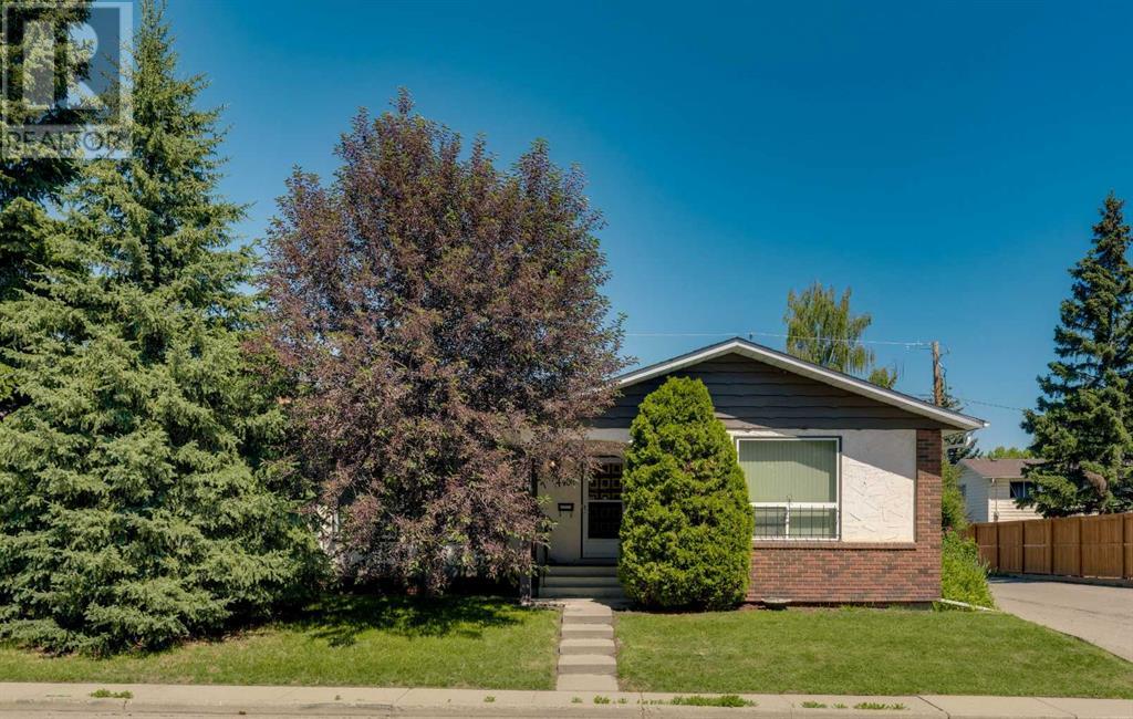 4904 Valiant Drive NW|Calgary, Alberta T3A1X2