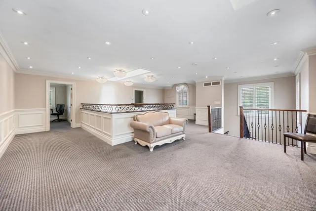 Additional image 13 of 10 Bainbridge Ave