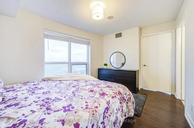 房产图片 32 - 151 Village Green Sq 单元 1008