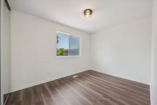 Additional image 28 of 49 Farmhill Crt