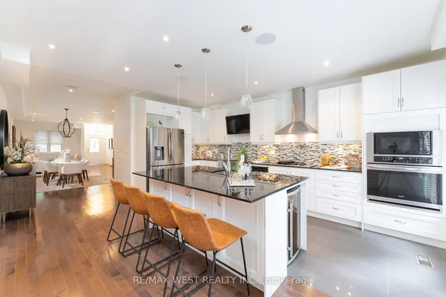 Additional image 11 of 52 Woodycrest Ave