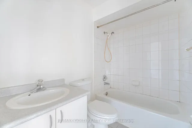 Additional image 32 of 32 Hollybush St
