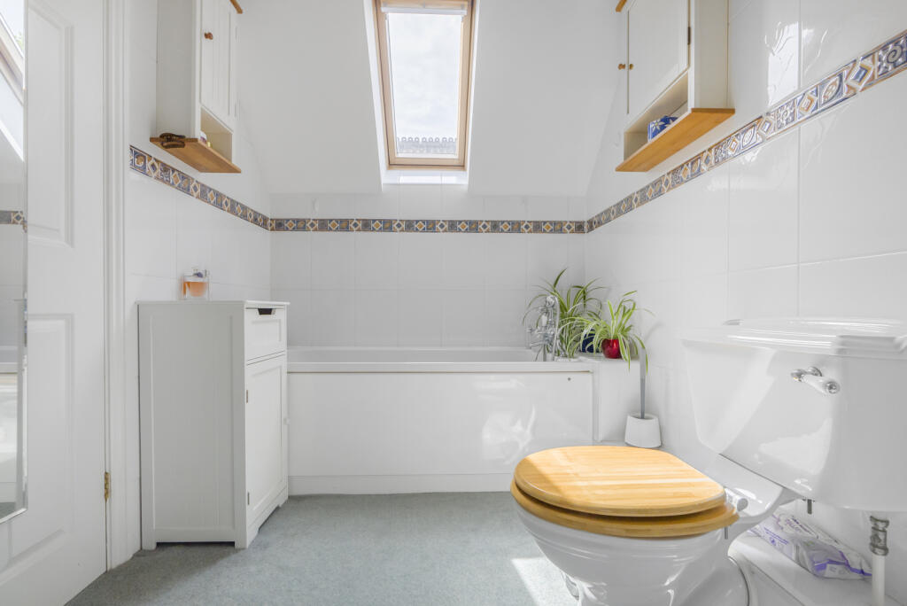 Additional image 17 of Bucknalls Drive, Bricket Wood, St. Albans, Hertfordshire, AL2