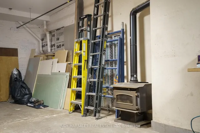 Additional image 46 of 29 Case St