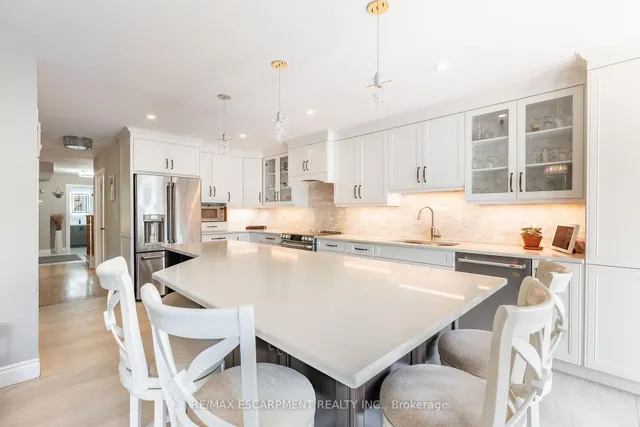 Additional image 18 of 40 Premier Rd