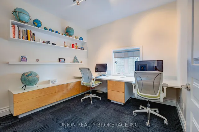 Additional image 18 of 134 Edgewood Ave