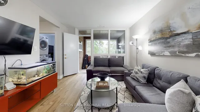 房产图片 6 - 22 Tandridge Cres 单元 812