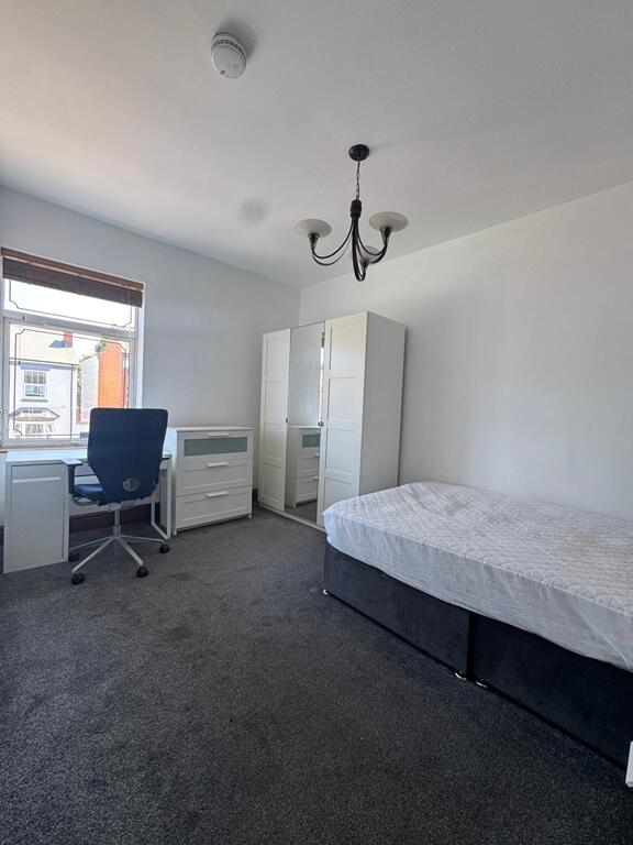 Additional image 2 of One Bed Rooms To Rent Poplar Avenue, Smethwick, B17 8ER