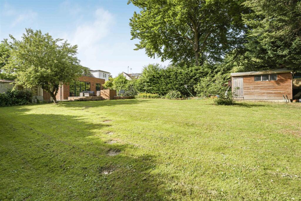 Additional image 28 of Hillside Way, Welwyn