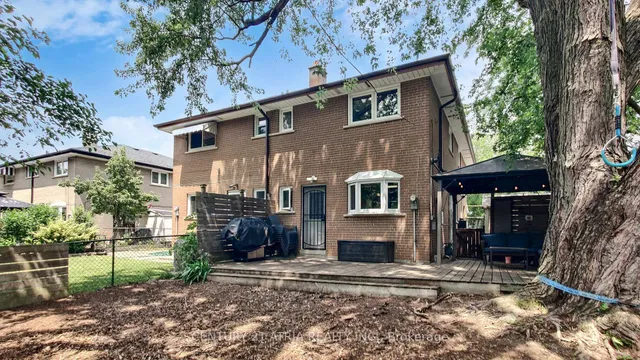 Additional image 36 of 120 Corby Cres