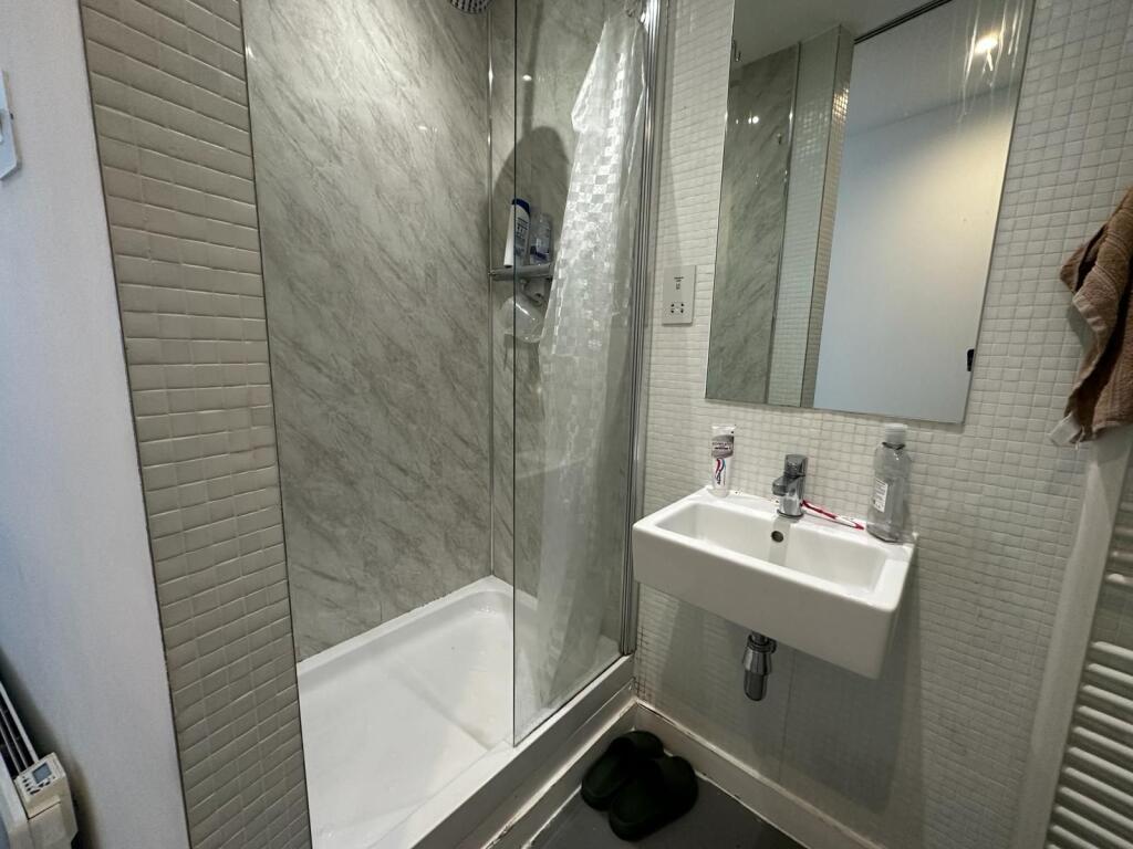 Additional image 7 of Apartment , The Rotunda,  New Street, Birmingham
