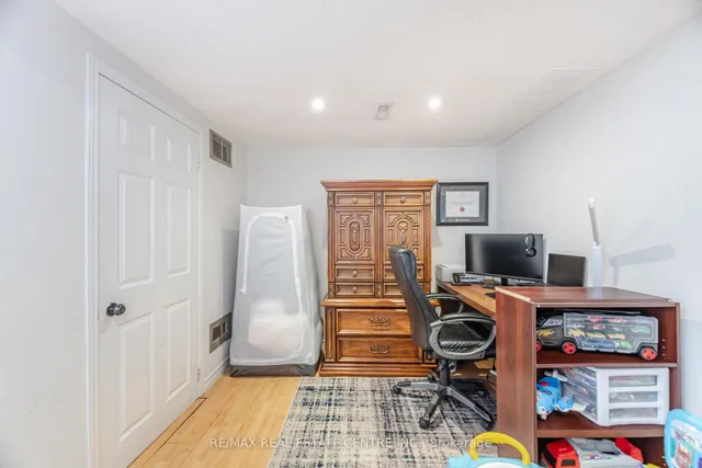 Additional image 34 of 30 Heslop Rd Unit 34