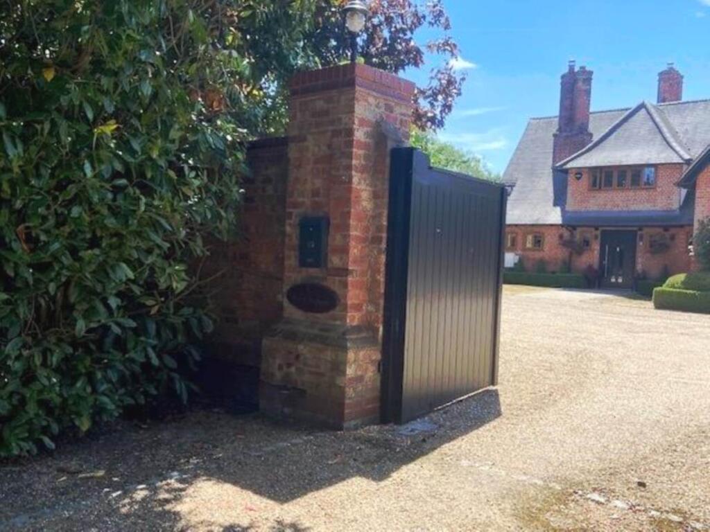 Additional image 5 of Home Farm Road, Brookmans Park