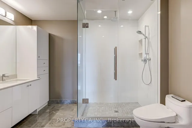 Additional image 18 of 8 Hillcrest Ave Unit PH 201