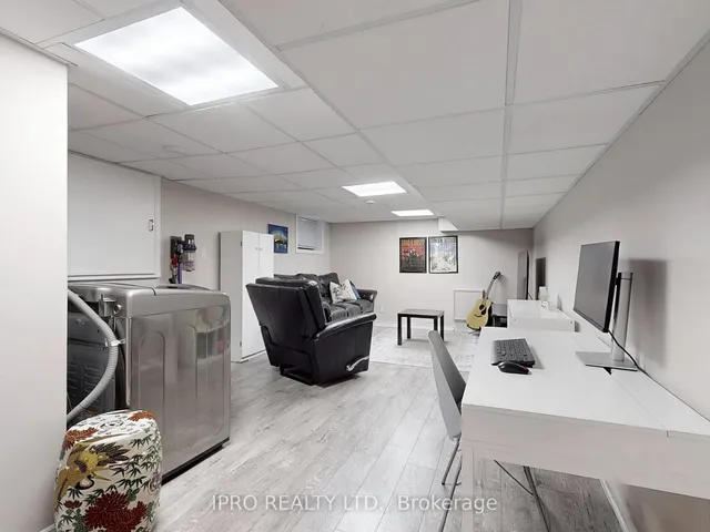 Additional image 31 of 85 Chisholm Ave