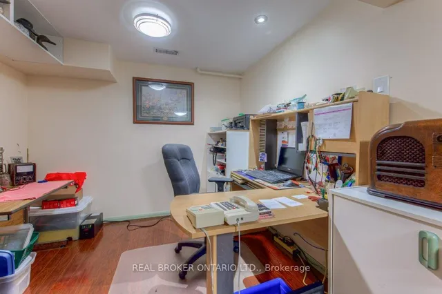 Additional image 32 of 889 Morley Ave