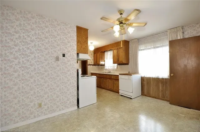 Additional image 5 of 23 Gibson Crt
