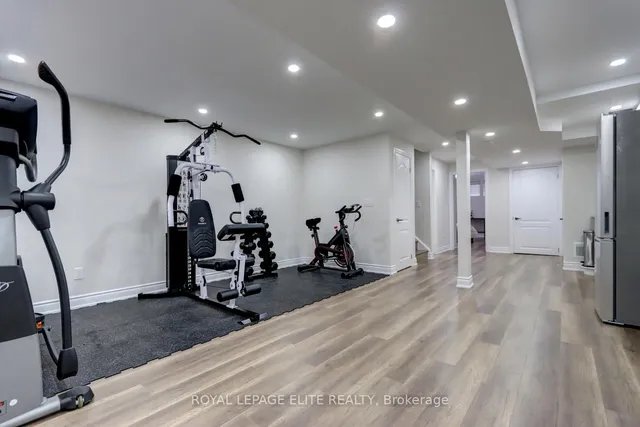 房产图片 37 - 2567 Capilano Cres