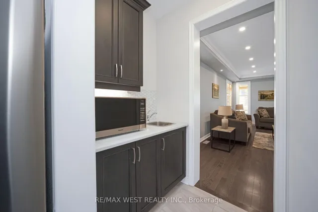 房产图片 24 - 198 Jessie Caverhill Pass