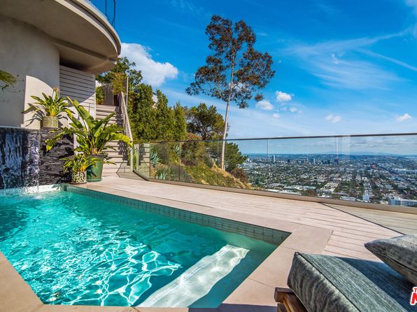 8572 Hillside Ave, Los Angeles, CA 90069