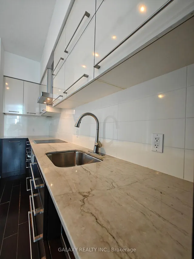 Additional image 16 of 770 Bay St Unit PH205