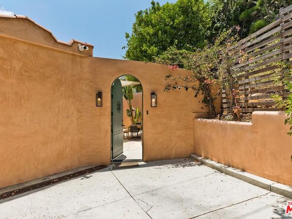 3826 Sunset Dr, Los Angeles, CA 90027