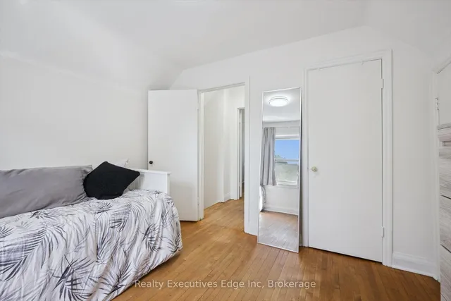 Additional image 16 of 319 Clifton Rd